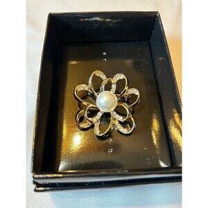 Jaclyn Smith Silver Tone and Rhinestone Crystal Brooch
